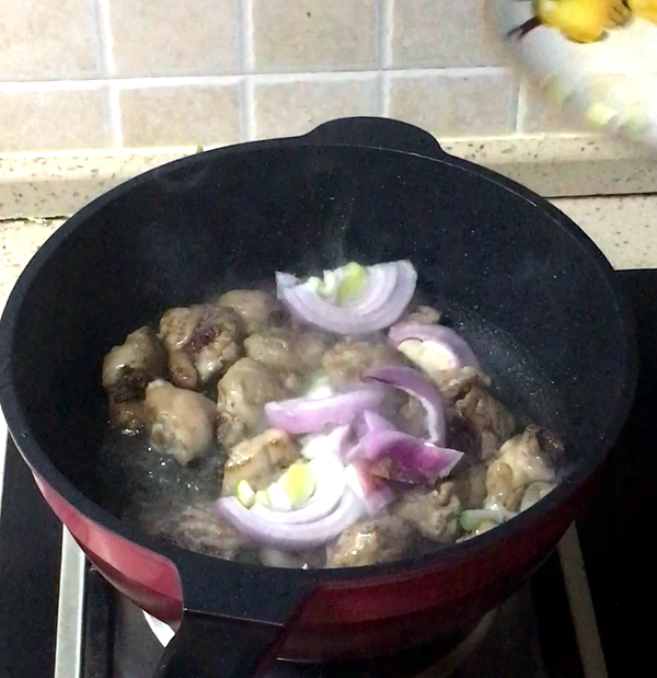 椰汁鸡的做法步骤:3