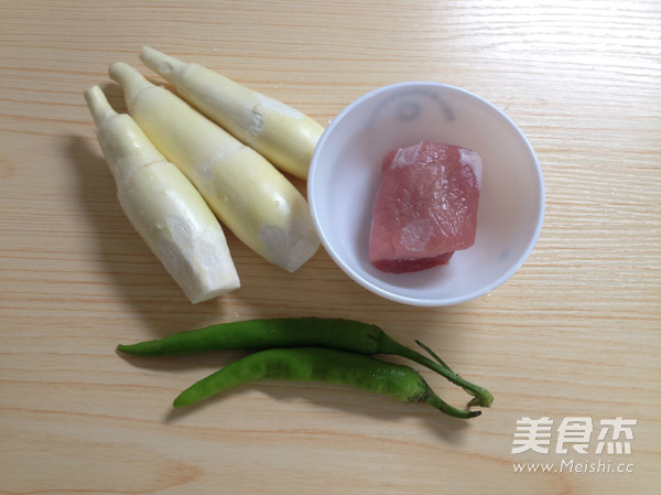 茭白炒肉丝的做法步骤：1