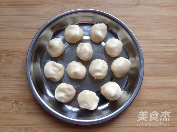 香肠酥的做法步骤:3