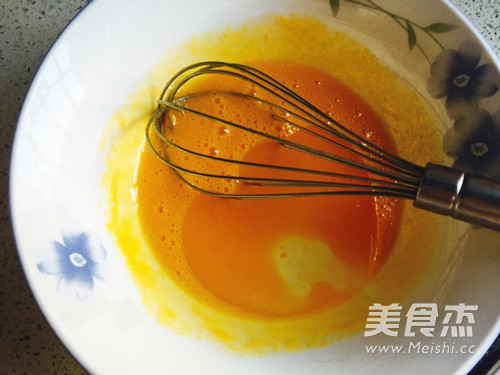 酸奶杯子蛋糕的做法步骤：3