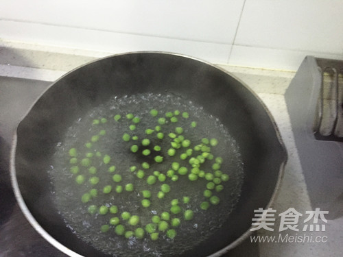 豌豆瘦肉粥的做法步骤:3