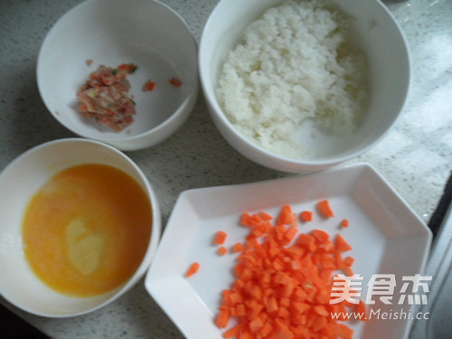 肉末蛋炒饭的做法步骤：1