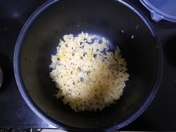 香浓银耳羹~出胶有妙招的做法步骤:2