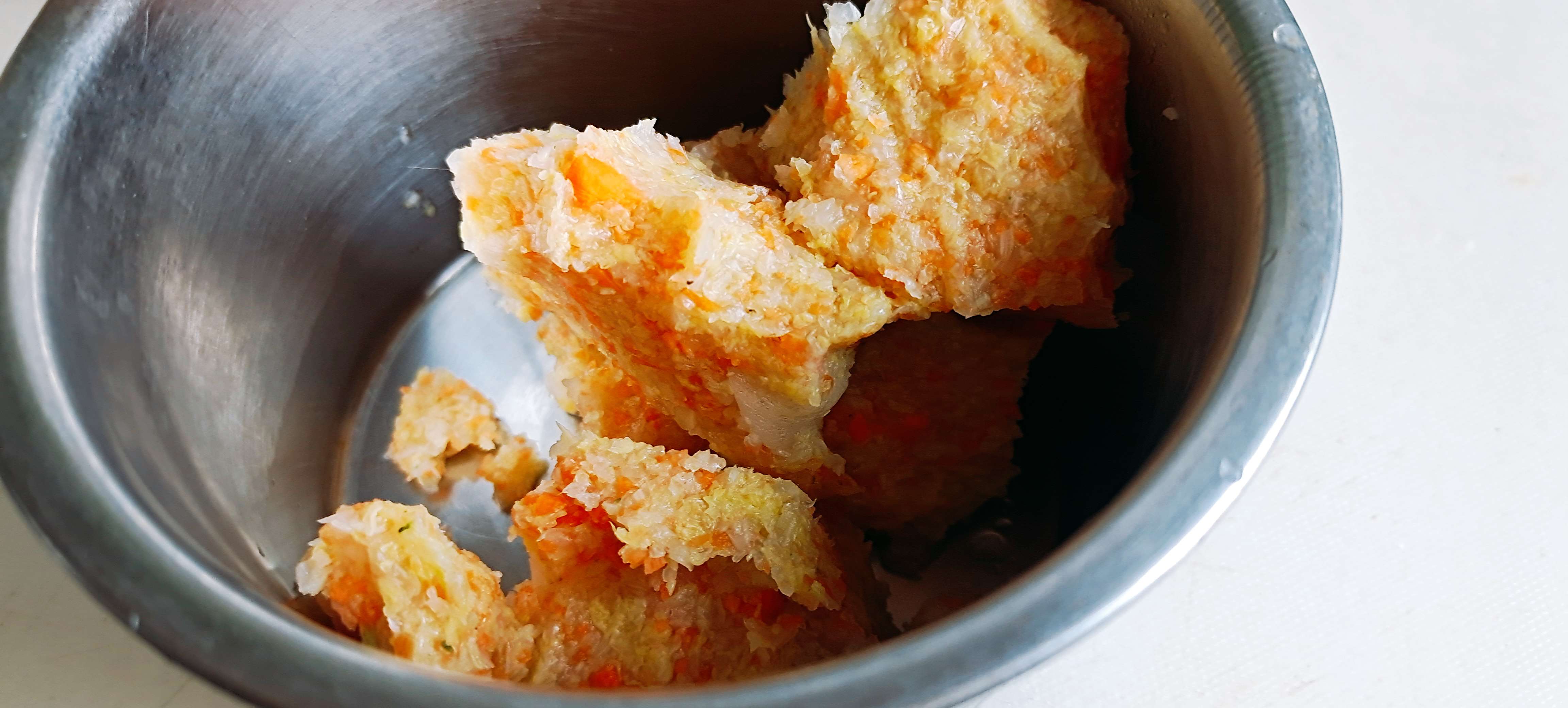 冬至大如年冬至就要吃饺子…白菜胡萝卜猪肉饺子的做法步骤:4