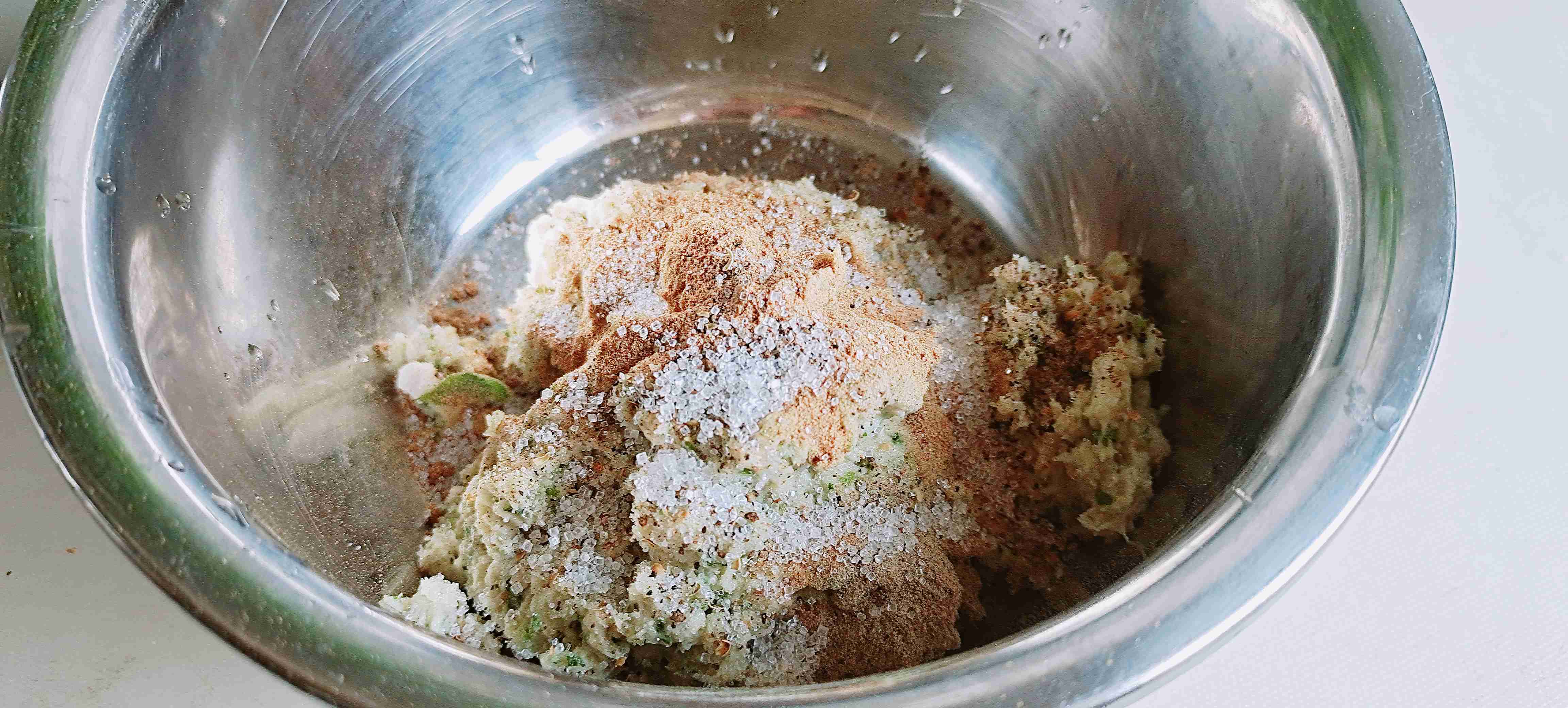 冬至大如年冬至就要吃饺子…白菜胡萝卜猪肉饺子的做法步骤:6