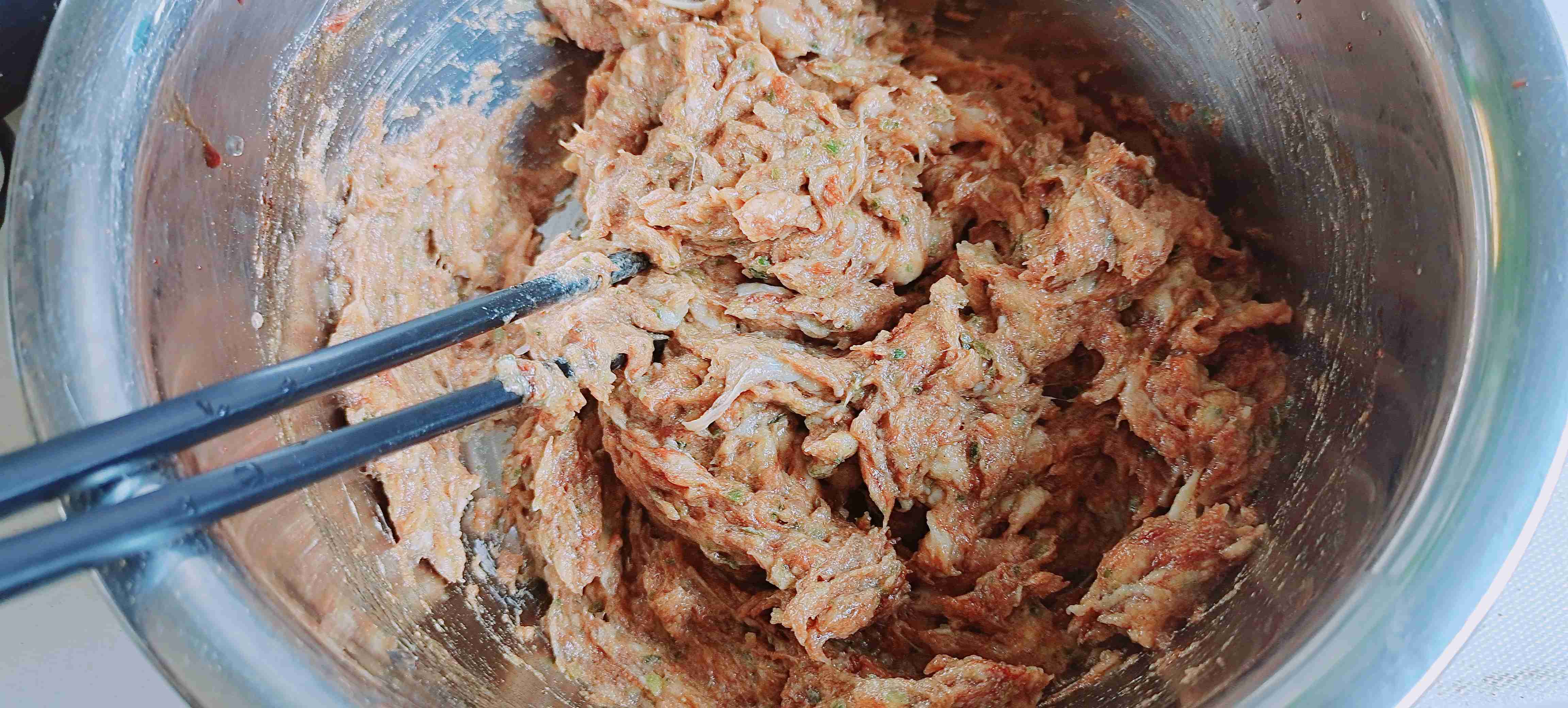 冬至大如年冬至就要吃饺子…白菜胡萝卜猪肉饺子的做法步骤:9