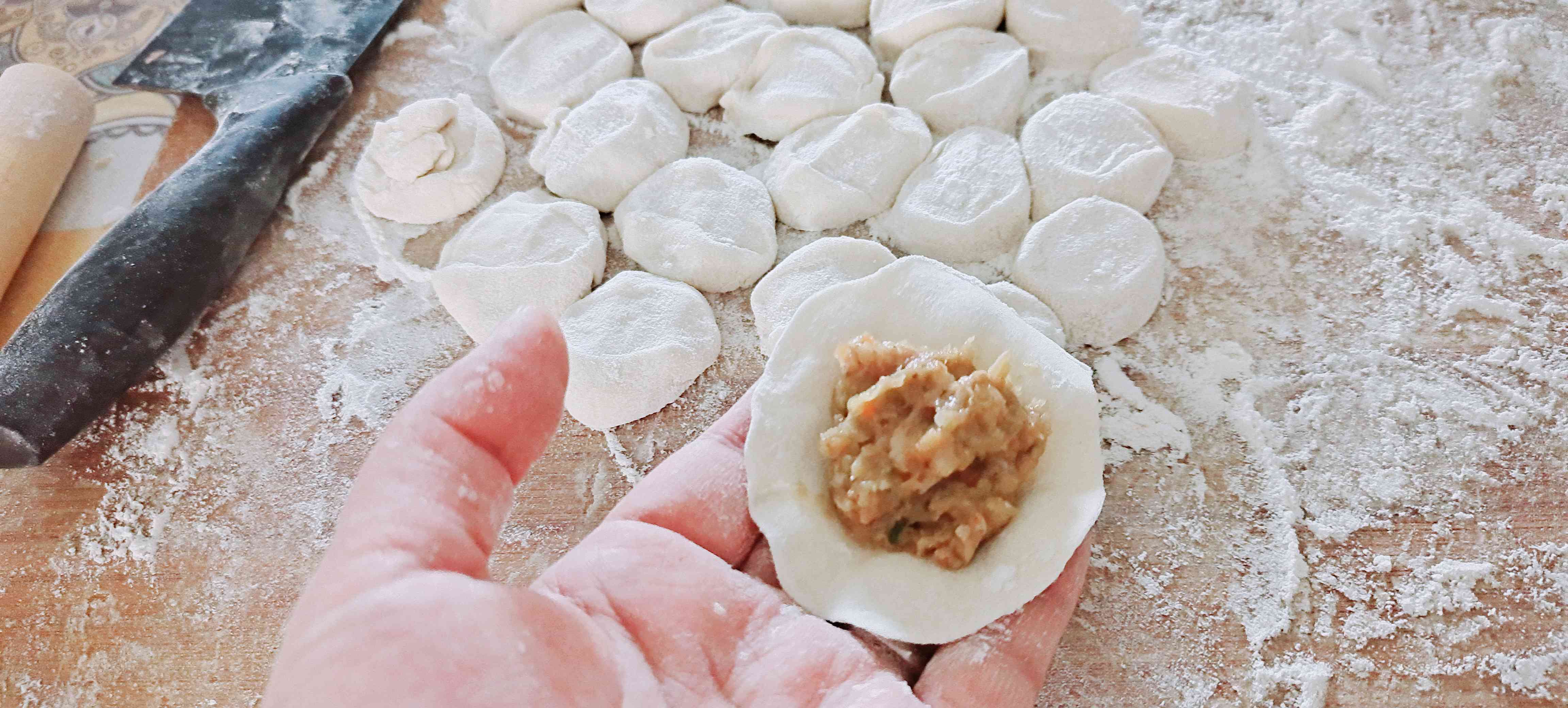冬至大如年冬至就要吃饺子…白菜胡萝卜猪肉饺子的做法步骤:11