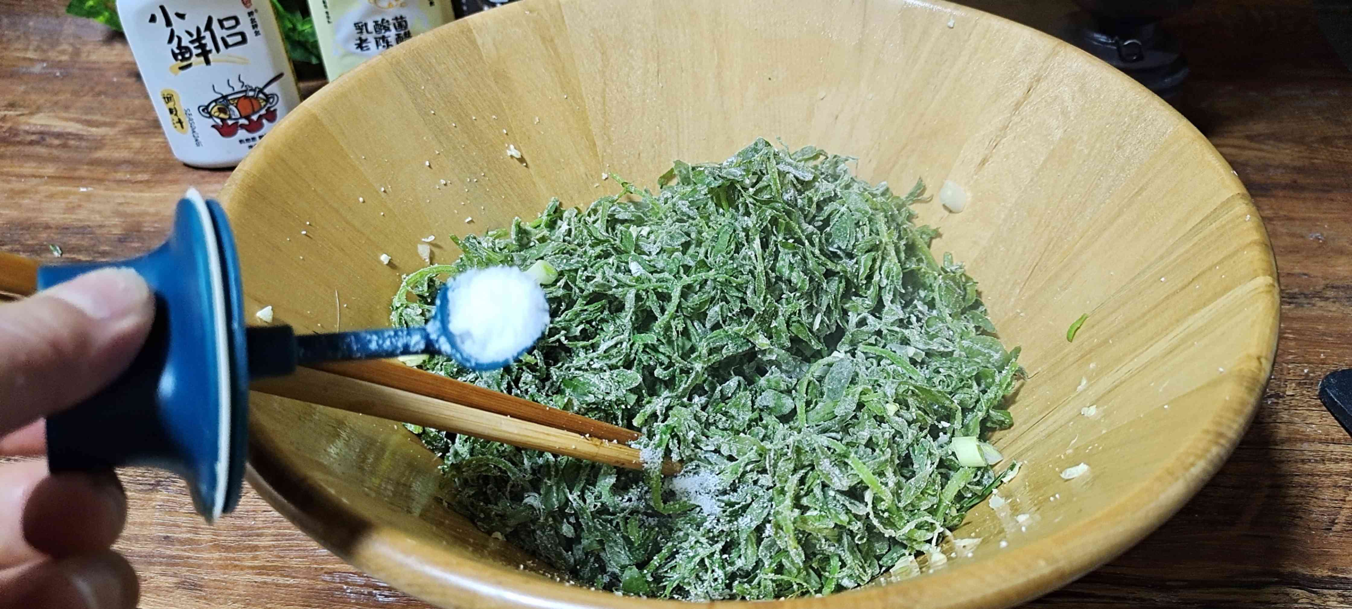 春天不可错过,野菜这样吃味道超赞…蒸豌豆苗的做法步骤:6