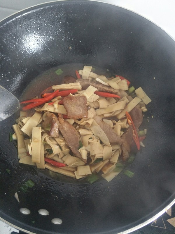 尖椒干豆腐的做法步骤：4