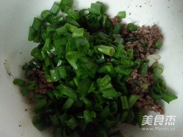 葱香牛肉土豆饼的做法步骤：3