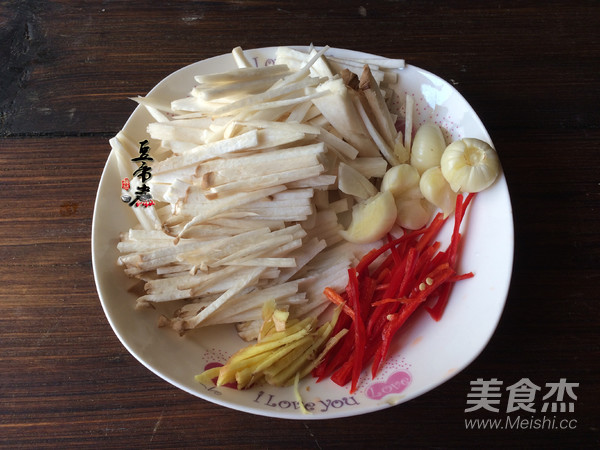 鱼香三蔬的做法步骤：1