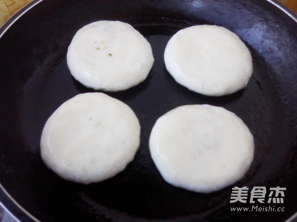 芹菜胡萝卜馅饼的做法步骤:17