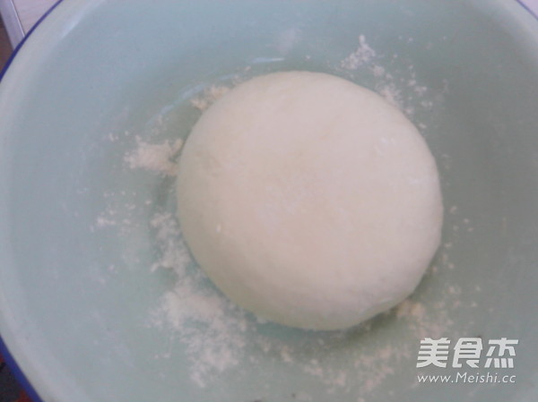 芹菜胡萝卜馅饼的做法步骤:2