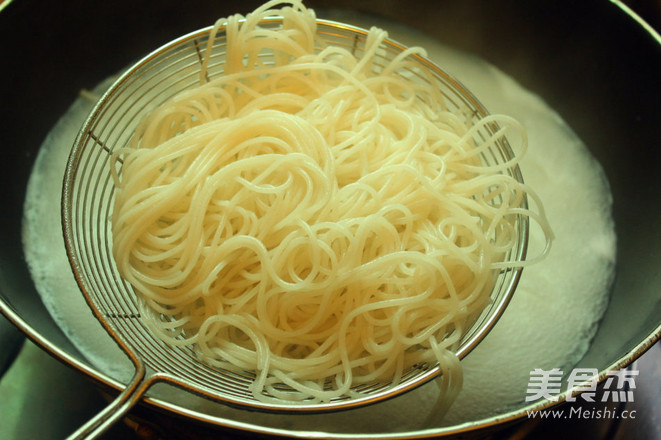 福建闽清酸菜炒粉的做法步骤:6