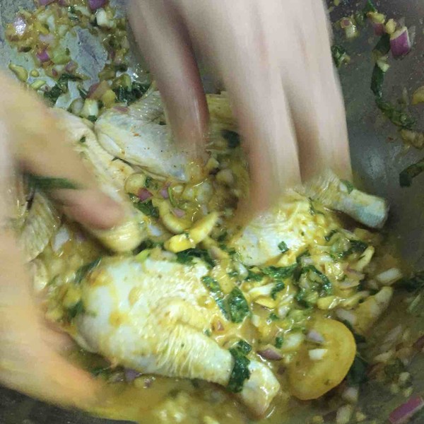 香茅烧春鸡的做法步骤:2