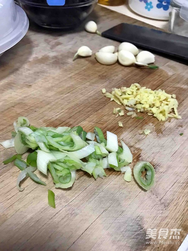 驴肉扁豆焖面的做法步骤:2
