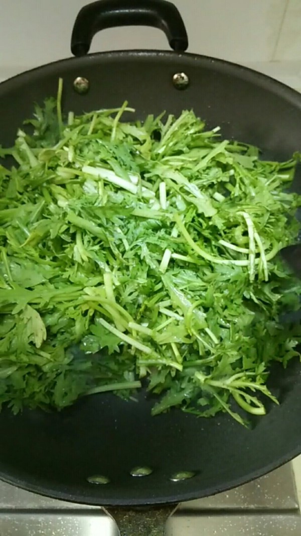 茼蒿炒肉的做法步骤：4