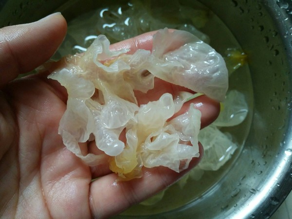 银耳羹的做法步骤:2