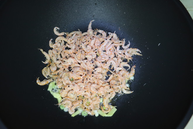 小白菜炒虾仁的做法步骤：5