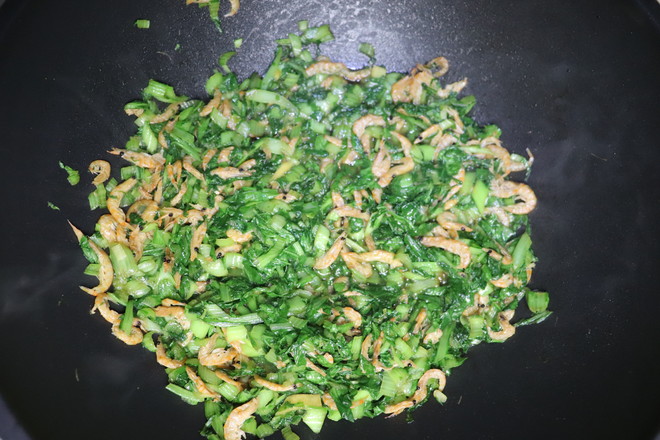 小白菜炒虾仁的做法步骤：7