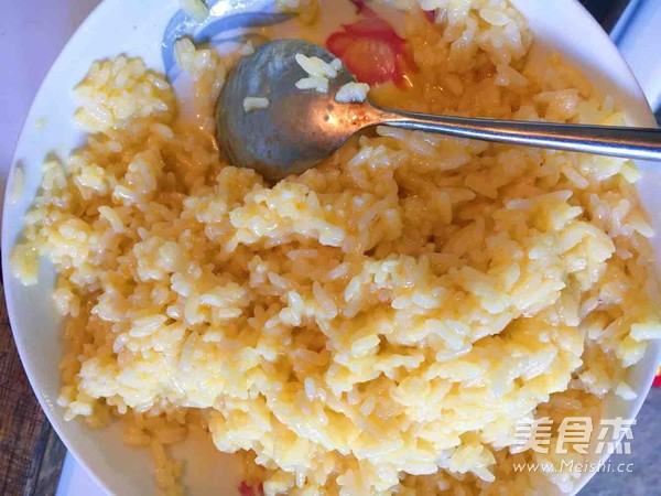 菠萝炒饭的做法步骤:3