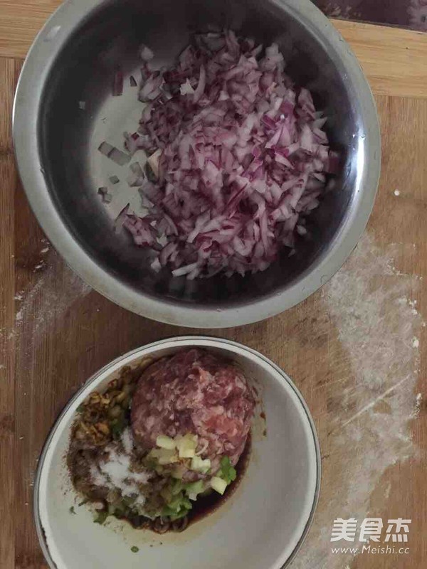千层肉饼的做法步骤：1