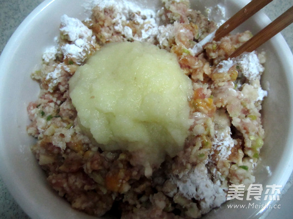 荸荠肉丸的做法步骤:6