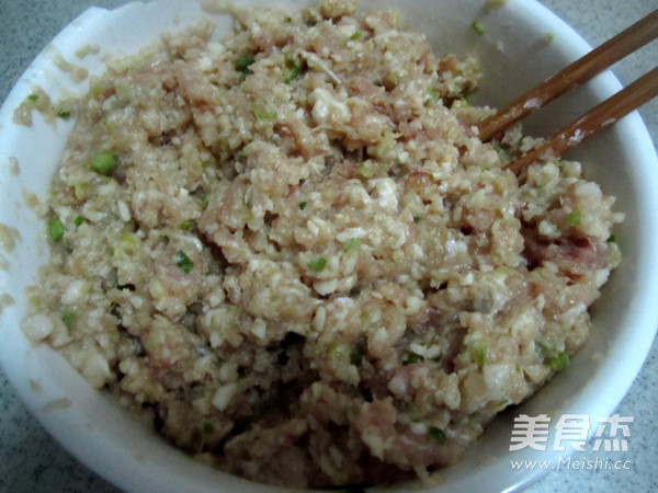 荸荠肉丸的做法步骤:7