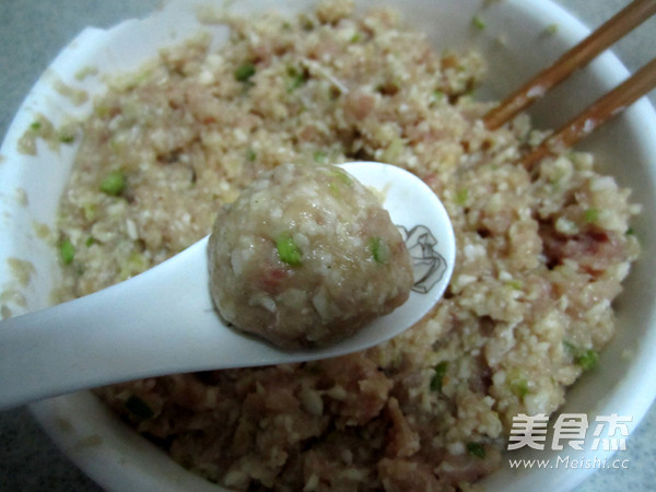 荸荠肉丸的做法步骤:8