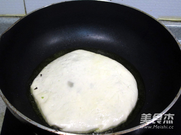 芹菜木耳馅饼的做法步骤:10