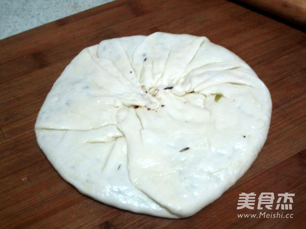 芹菜木耳馅饼的做法步骤:9