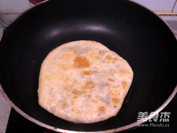 芹菜木耳馅饼的做法步骤:11