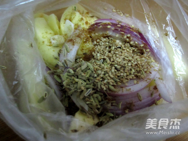 孜然烤土豆条的做法步骤:5