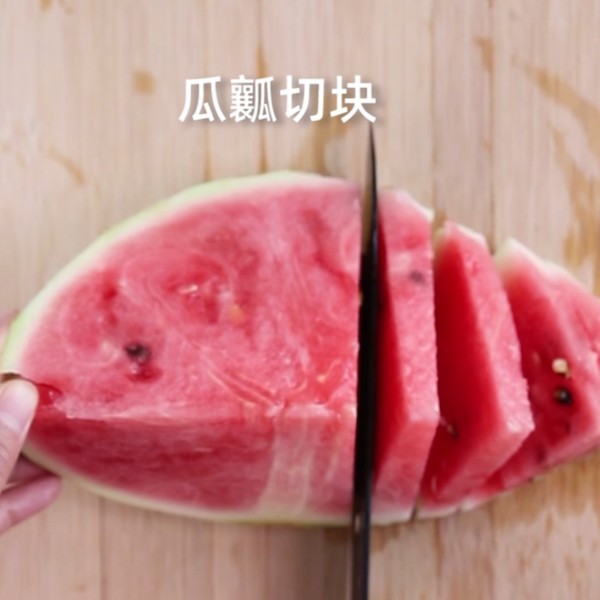 食美粥-水果粥系列|“西瓜西米粥”砂锅炖锅做法易学易做 清淡营养早餐粥 生津止渴 减肥消肿的做法步骤:4