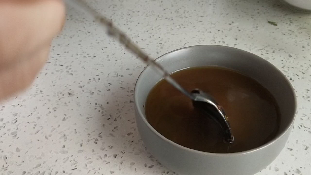 酱味茼蒿(偏甜口)的做法步骤：4