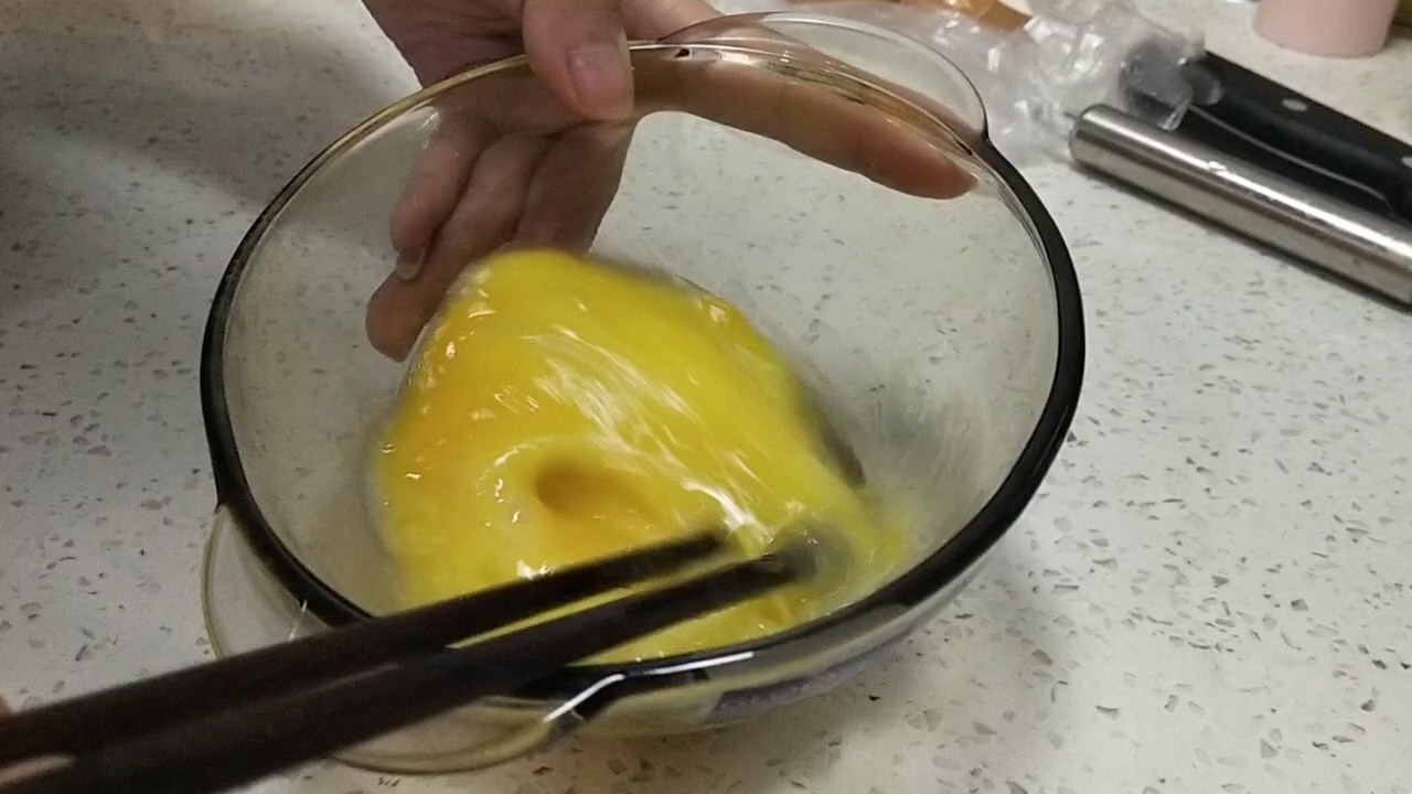 黑黄配-木耳炒鸡蛋的做法步骤:3