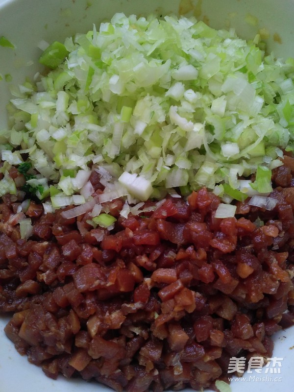 荠菜饺子的做法步骤：3