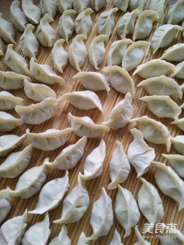 荠菜饺子的做法步骤：7