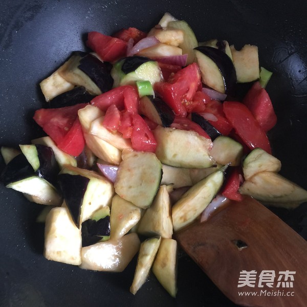 西红柿茄子煲仔饭的做法步骤:6