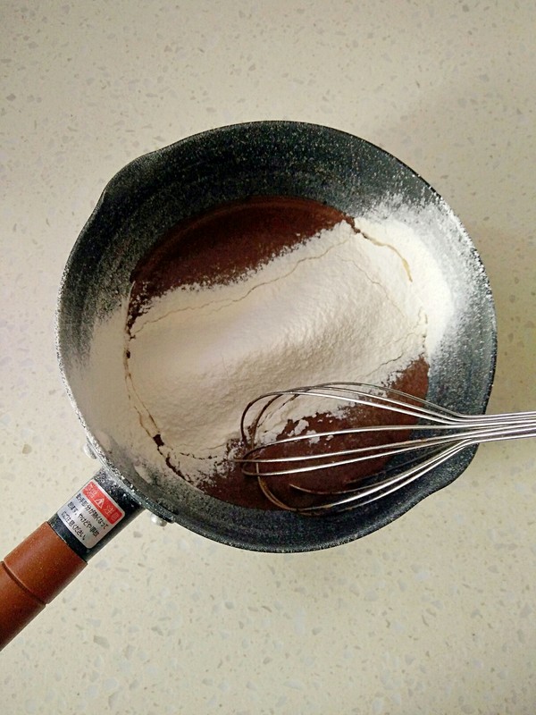萌熊巧克力纸杯蛋糕的做法步骤:4