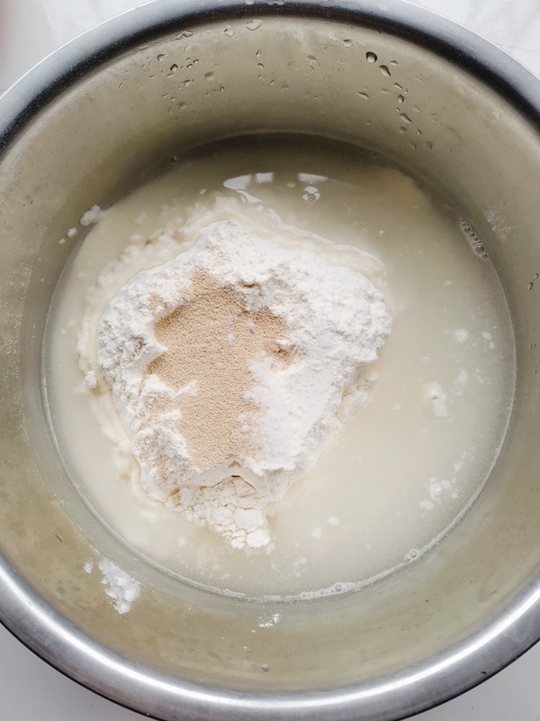 萝卜猪肉包子的做法步骤：1