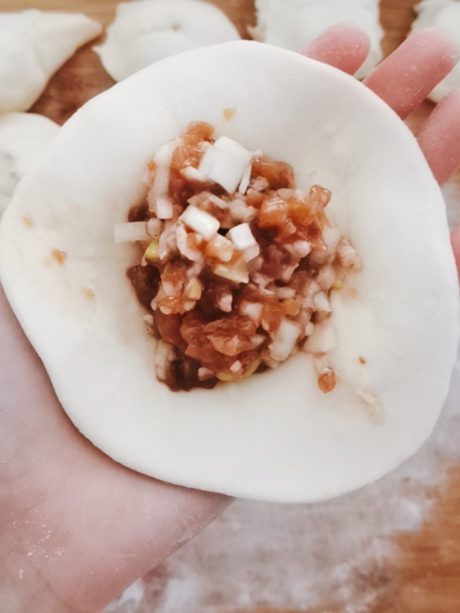 葱香肉包的做法步骤：9