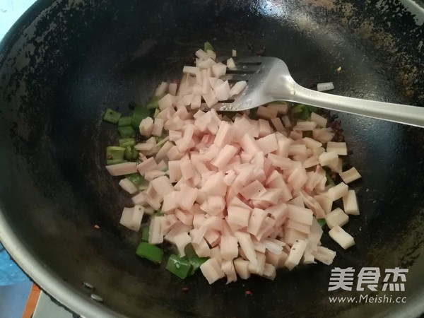 麻辣莲藕丁的做法步骤:6