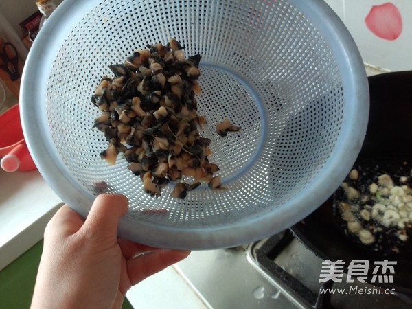 炒田螺的做法步骤:3