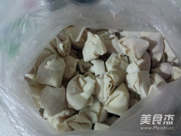 鸡肉鲜虾馄饨的做法步骤:10
