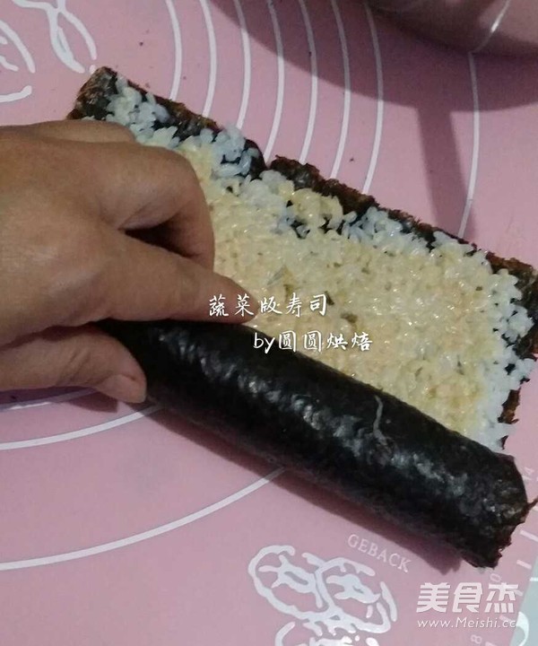 蔬菜版寿司卷的做法步骤:7