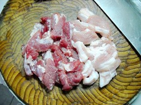 香辣莲藕米粉肉的做法步骤：1