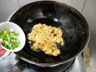 辣白菜蛋炒饭的做法步骤:8