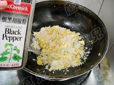 辣白菜蛋炒饭的做法步骤:11