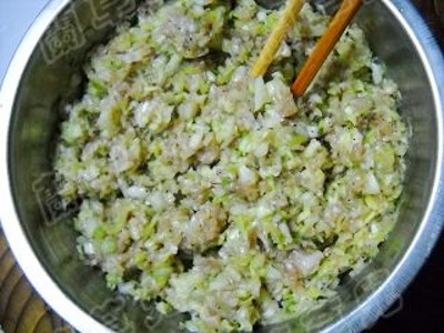 卷心菜鲜肉包子的做法步骤:6